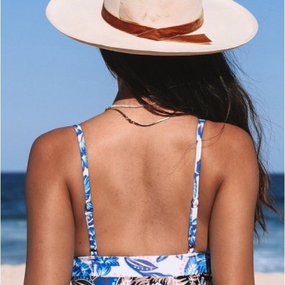 Cupshe Floral V-Neck, Self-Tie Back, Tummy Control Front One Piece Swimsuit - Picture 6 of 15